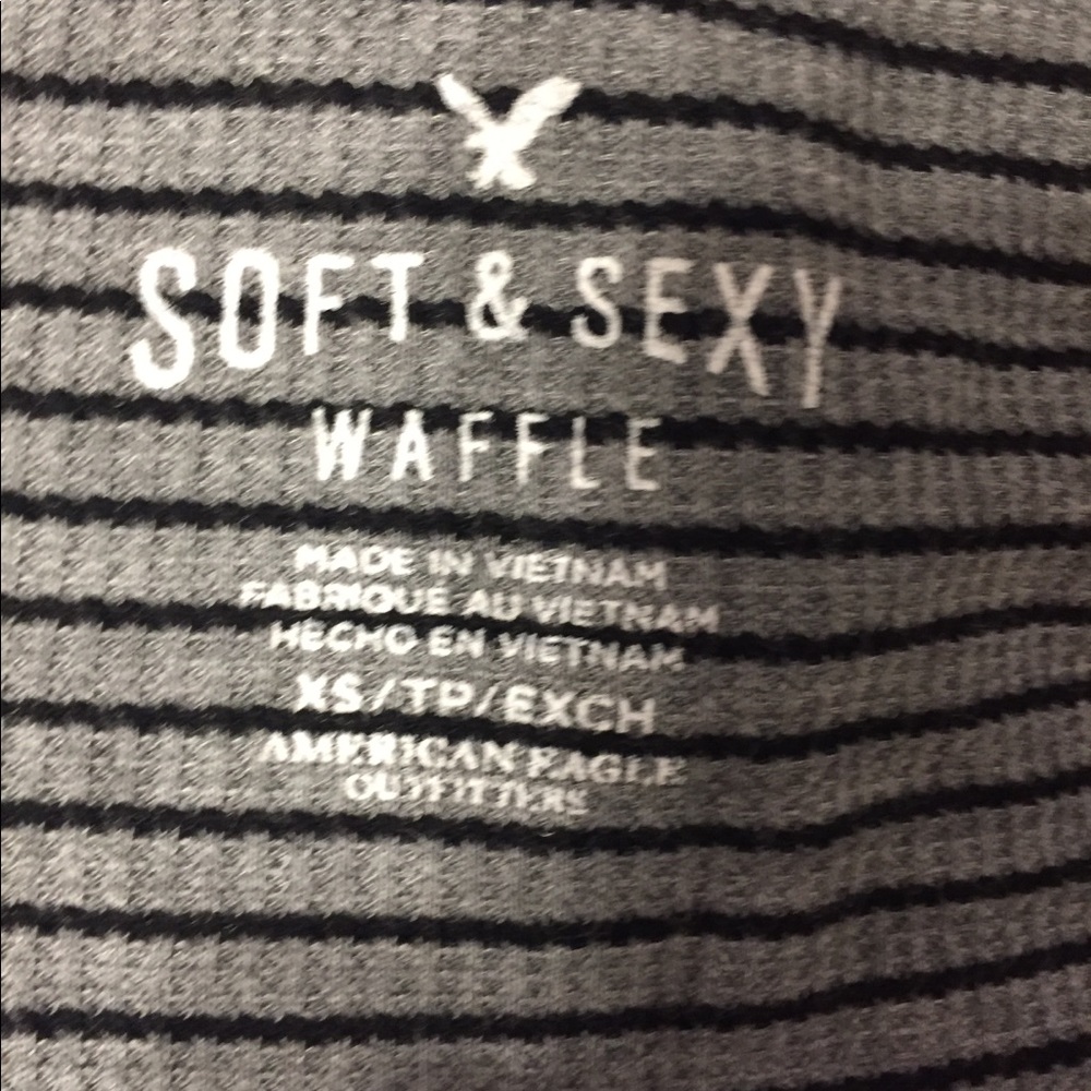 American Eagle Soft & Sexy Long Sleeve Tee - Picture 2 of 2
